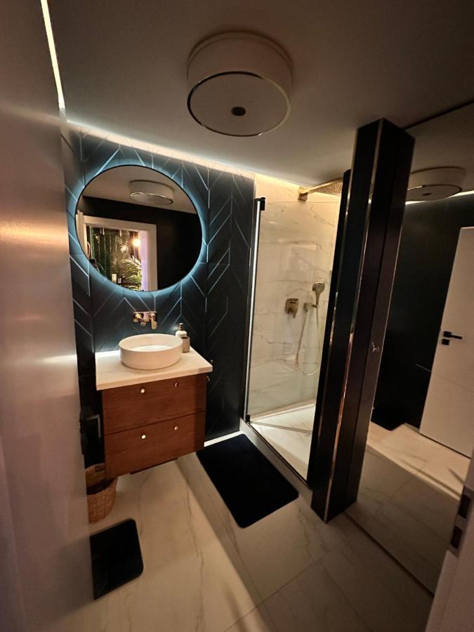 Skyline Elegance With Free Parking Bratislava