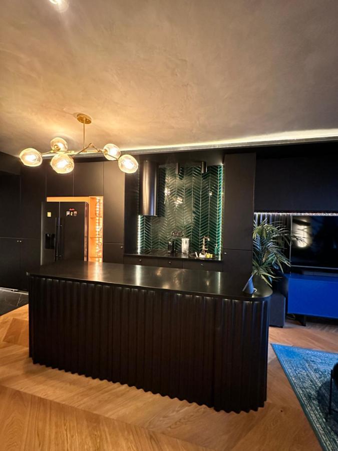 Apartment Skyline Elegance With Free Parking Bratislava