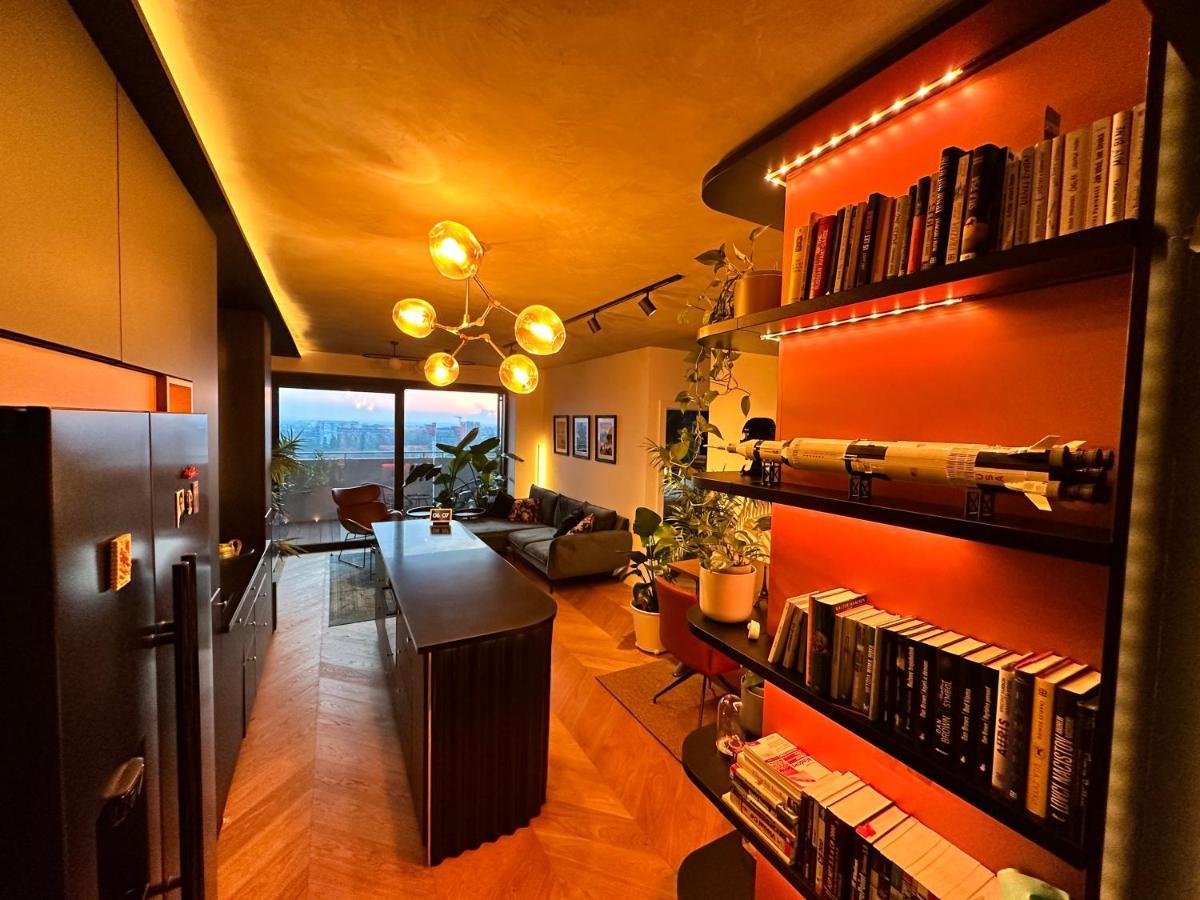 Skyline Elegance With Free Parking Apartment *