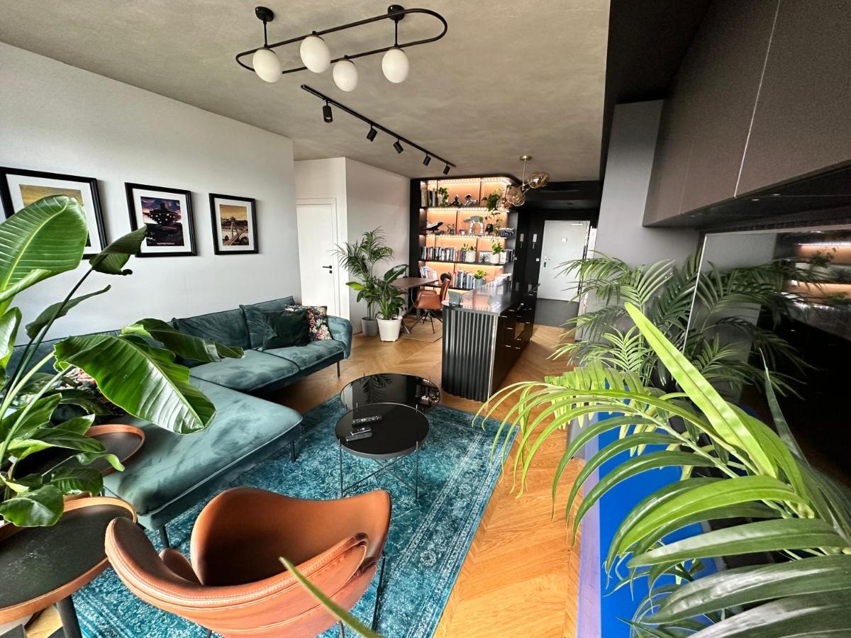 Skyline Elegance With Free Parking * Bratislava