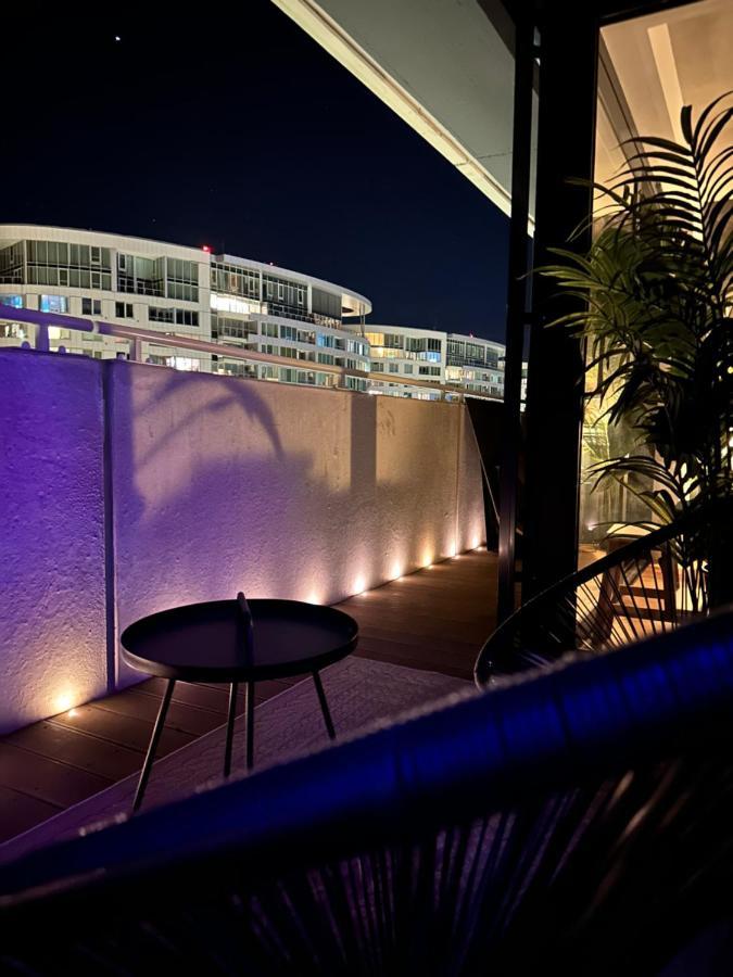 Skyline Elegance With Free Parking *